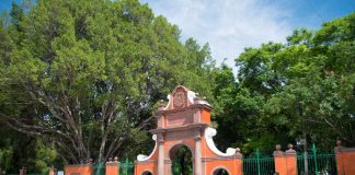 La naturaleza de la Alameda Hidalgo en Querétaro Entrada a la Alameda por Av. Zaragoza Querétaro