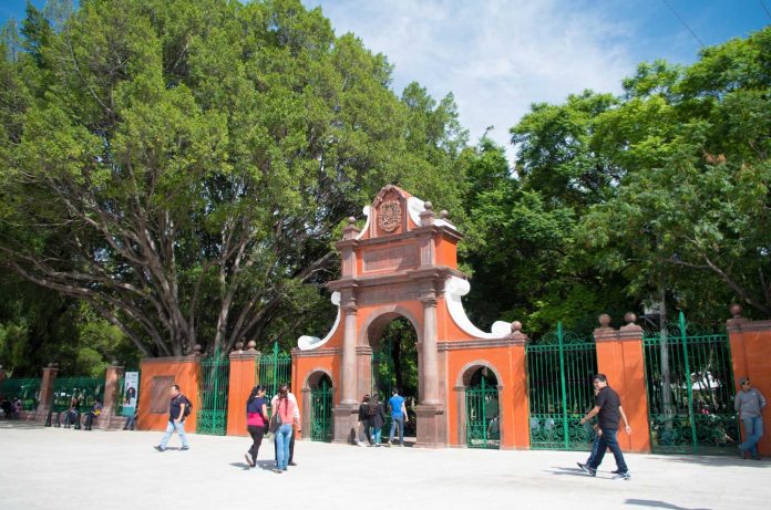 Entrada a la Alameda por Av. Zaragoza Querétaro