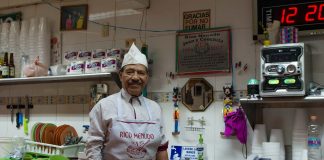 Pa’ curarla… échate un Rico Menudo de Juan y Conchita Menudería de Juan y Concita en el mercado del Tepe