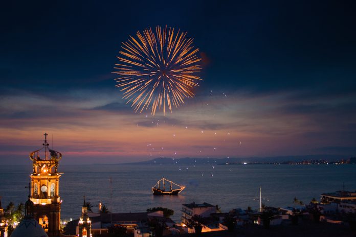 festeja-el-grito-de-independencia-en-puerto-vallarta-2 Puerto Vallarta