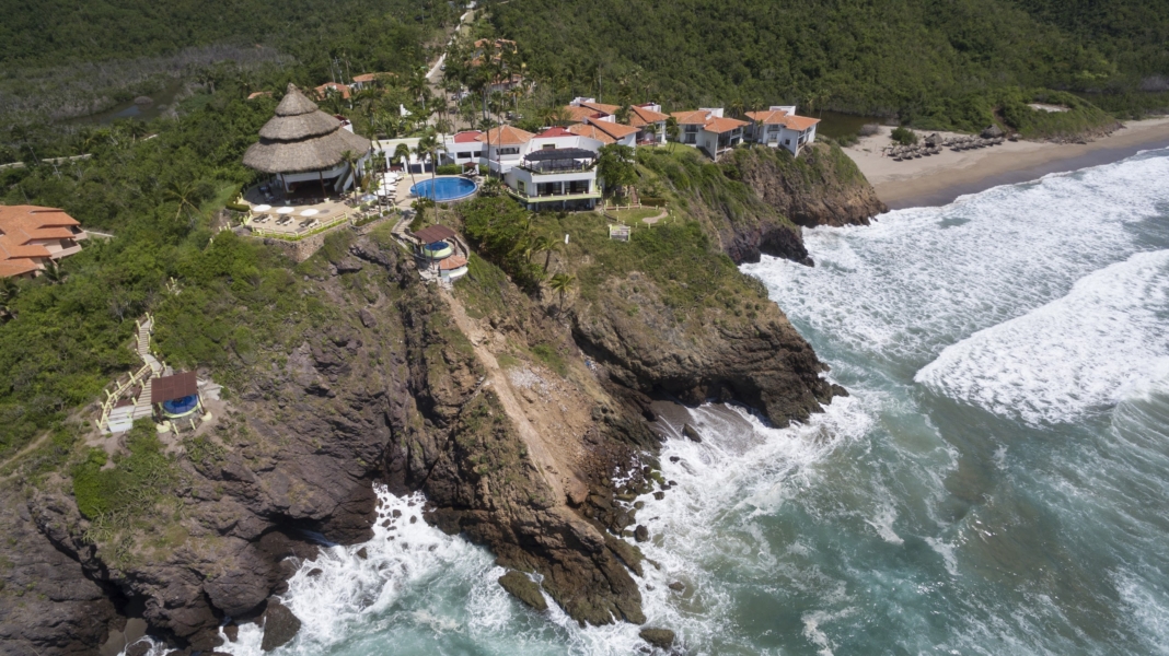Tenacatita: El Paraíso Escondido de Costalegre para Vacaciones de Verano.