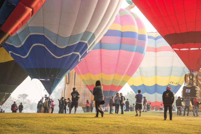Espectáculo aéreo del Festival Internacional del Globo León.